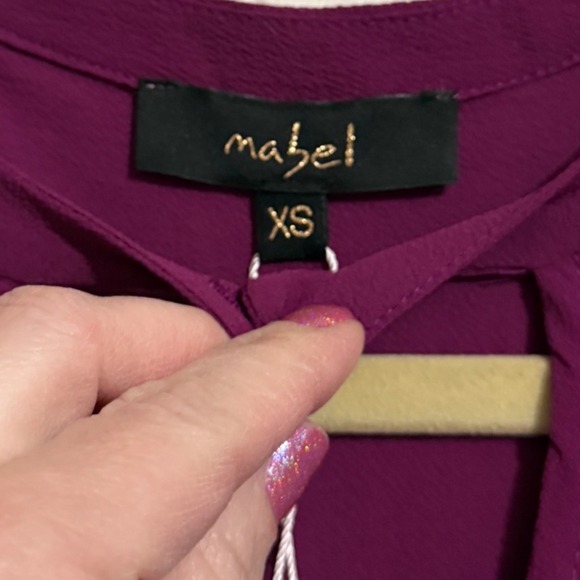 Mabel Magenta Keyhole Long Sleeve Blouse Top XS NWT Made in USA - Picture 2 of 5